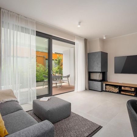 The Q Bliss - Your New 4-Star Hideaway With A Garage Ровинь Экстерьер фото
